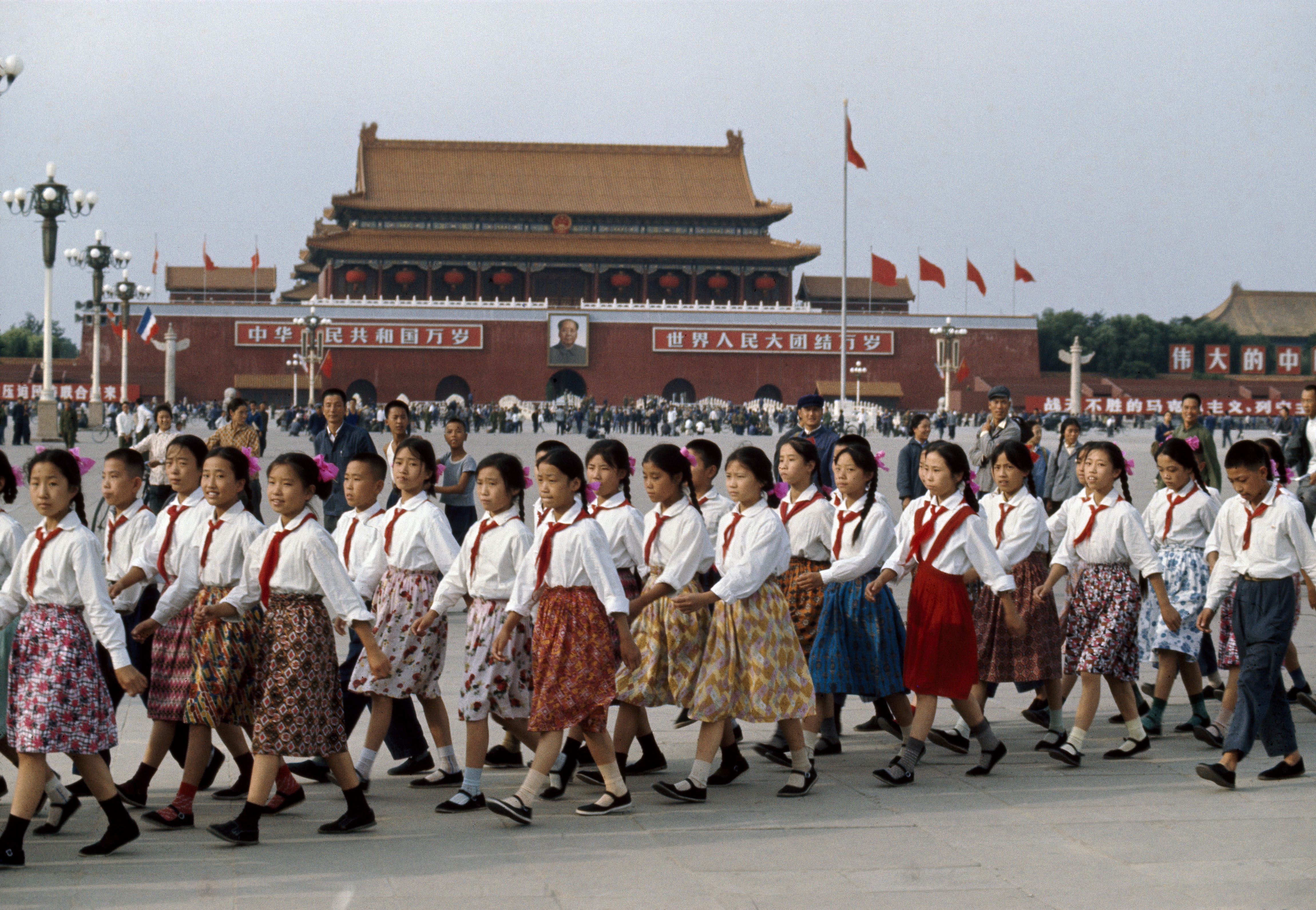 Основание китая 2009. История Китая. Bruno Barbey China. Сколько времени в Китае. Время в Китае сейчас.