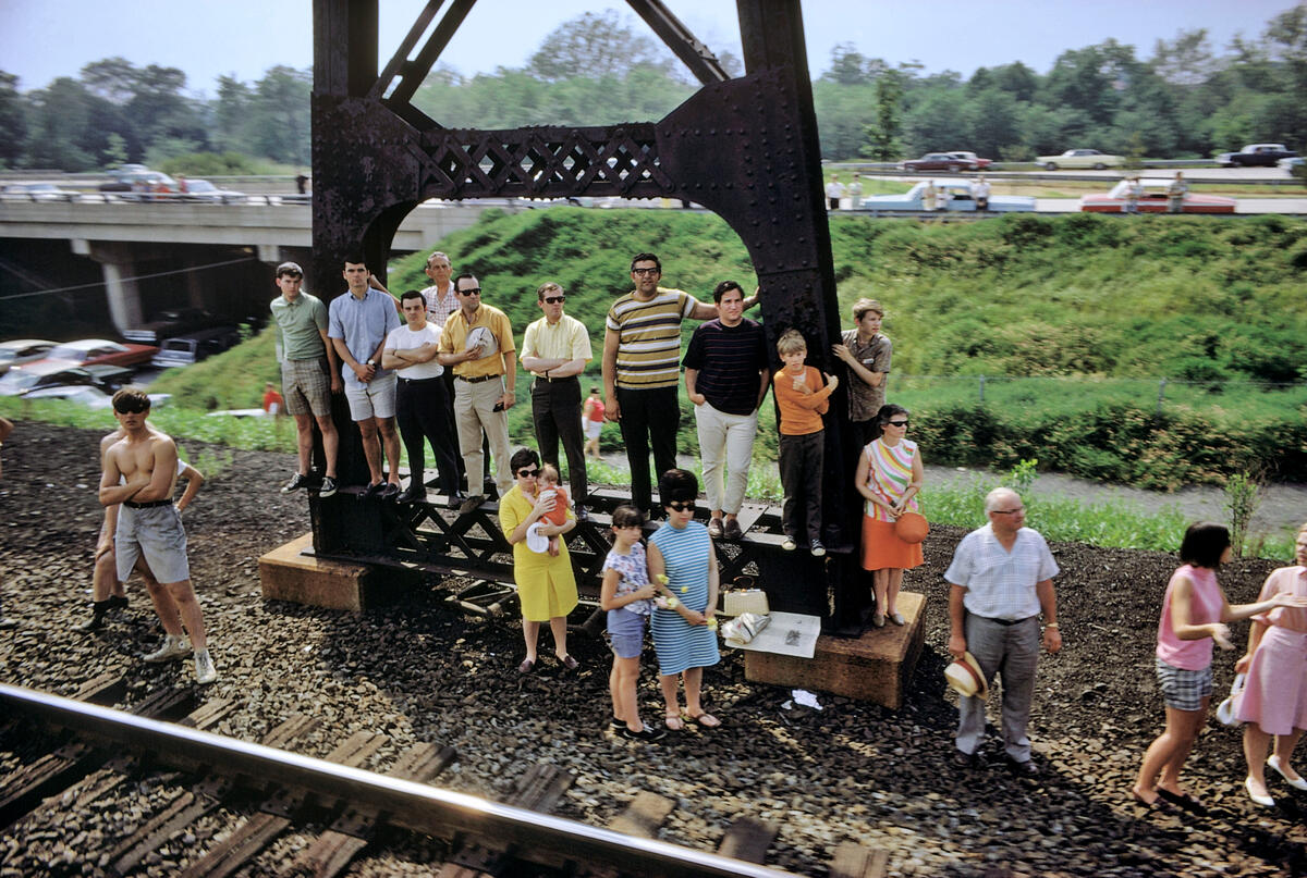 The train - Figure 5
